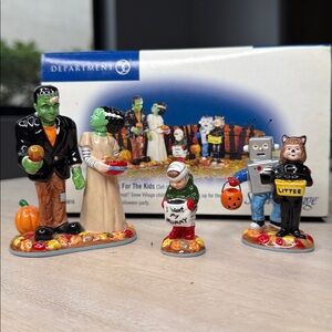 Department 56 Halloween “Treats for the Kids” Figurines Set Snow Village